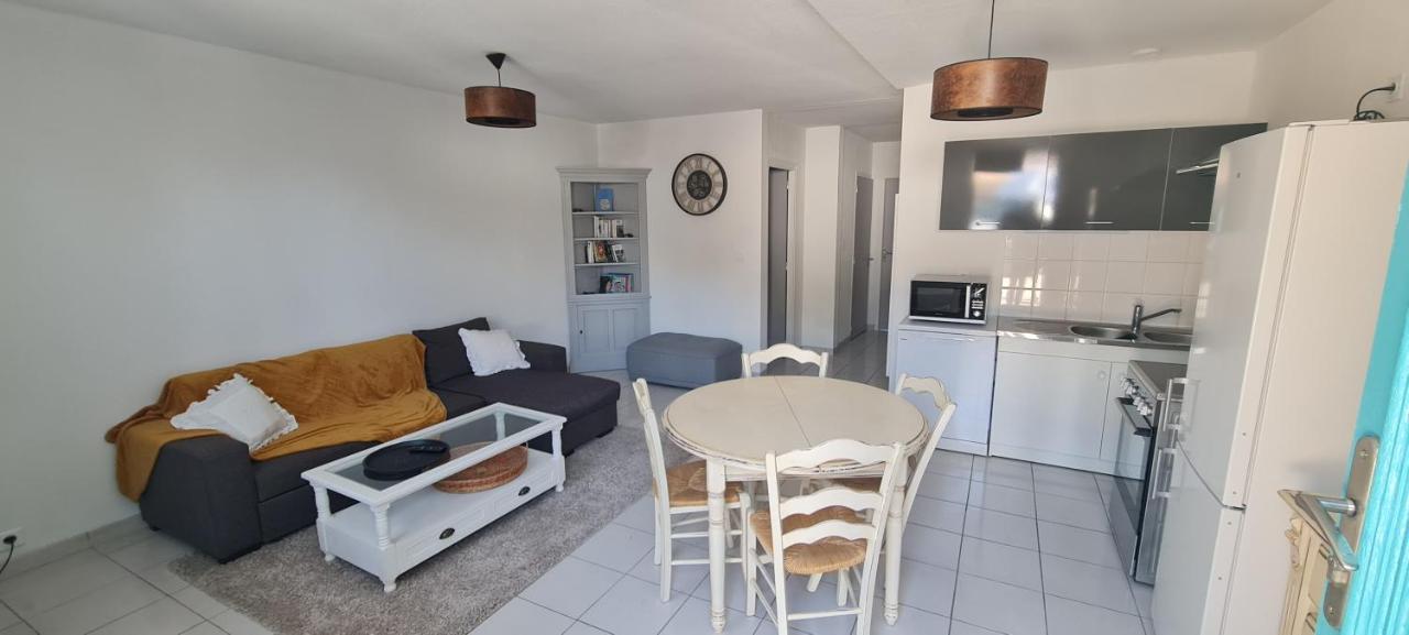 Appartement Rez-De-Jardin Jas Des Baronnies Curnier Eksteriør billede